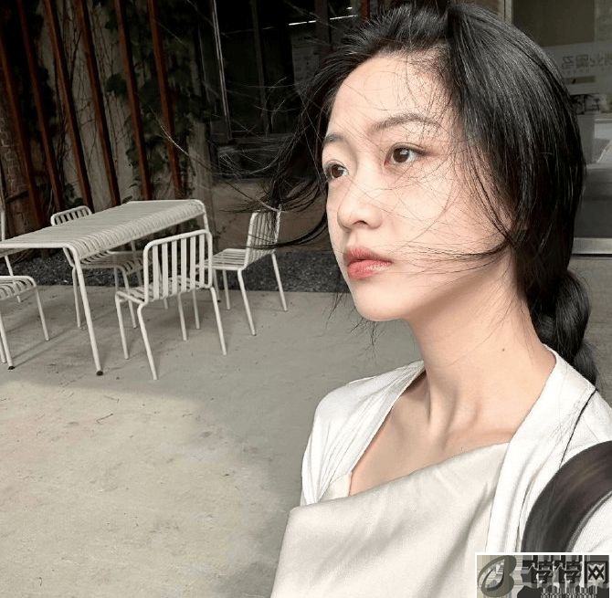 王星越向涵之地下车库被拍？粉丝说俩人正合作新剧，同框没毛病-月光资讯网