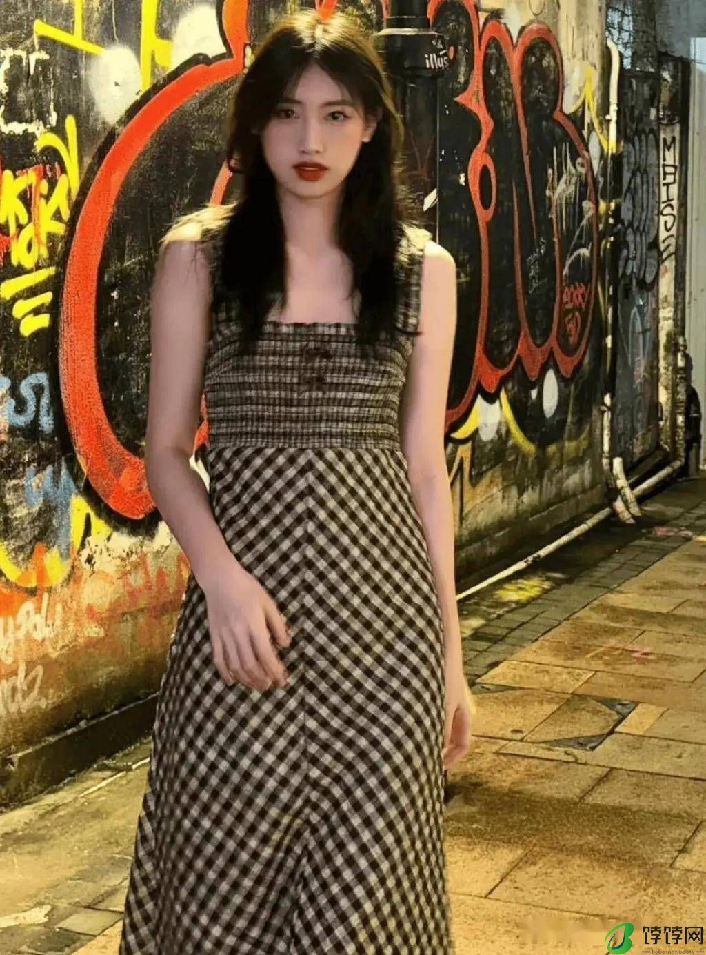冯小刚养女徐朵晒度假照 56岁徐帆素颜出镜-月光资讯网