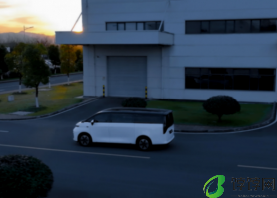 定位高端MPV，售价或达60万级，LEVC L380将上市