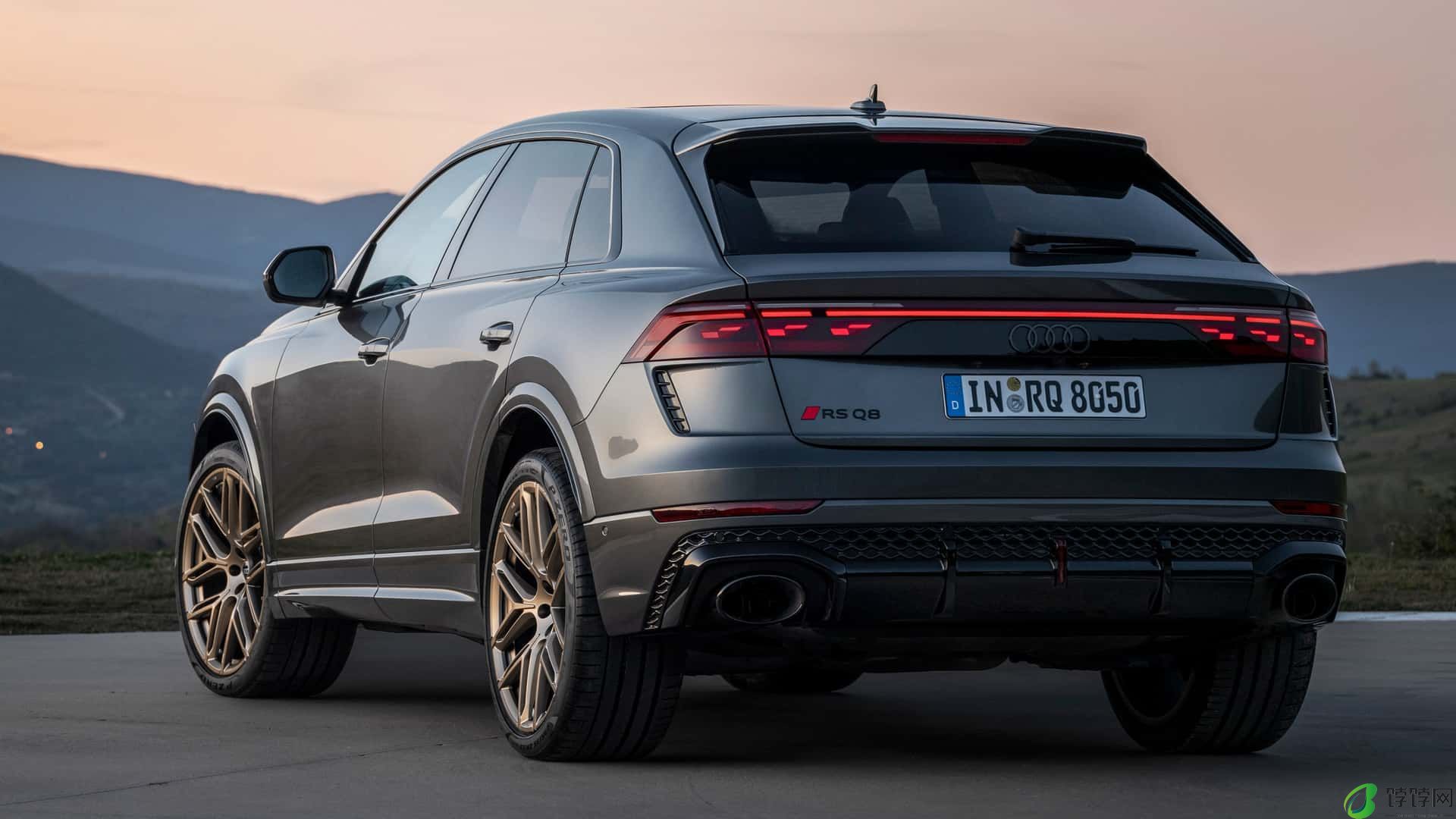 性能最强大的燃油动力奥迪、纽北最快量产SUV,新款RS Q8发布