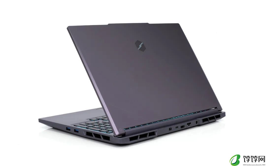 机械革命极光 X 游戏本外观细节公布：5052 号航空级铝合金 A 面、RGB 背光键盘
