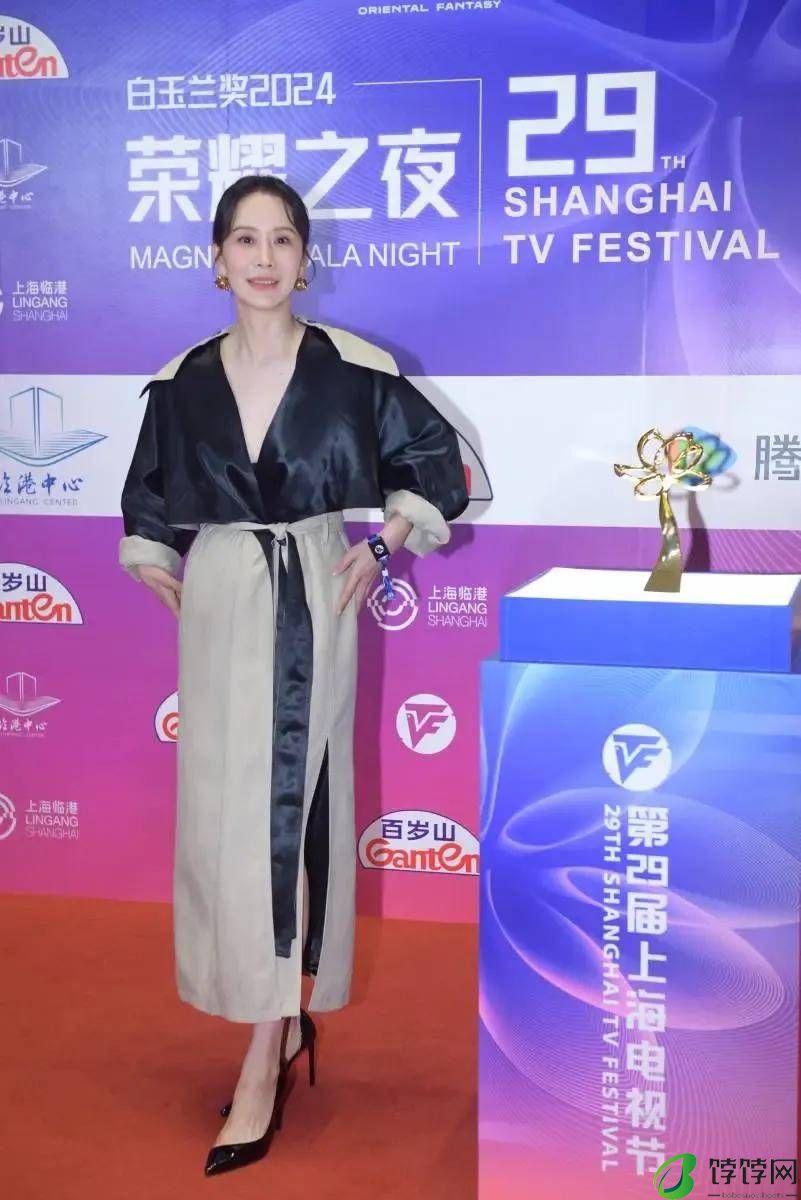 上海这一夜，唐嫣礼服凸显细腰，闫妮苹果肌瞩目，赵昭仪发型敷衍-月光资讯网