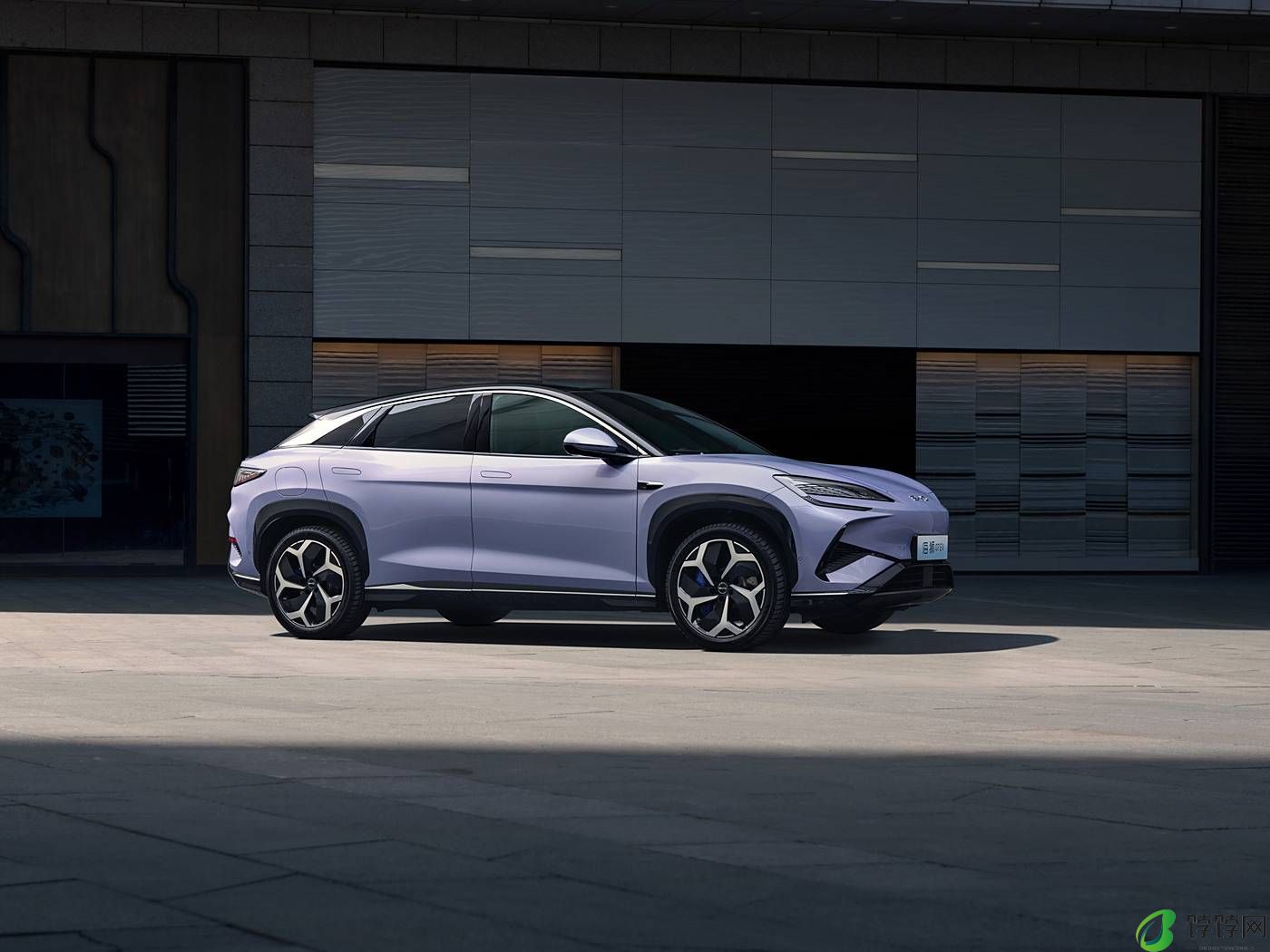 比ModelY划算！4.8米SUV不到19万，4.2秒破百660km续航，800V平台