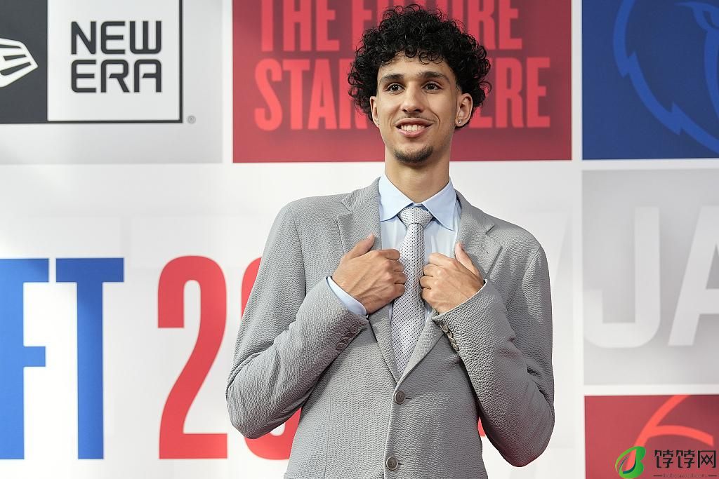 从退出选秀到首轮第9顺位，周志豪会是NBA下一个姚明吗