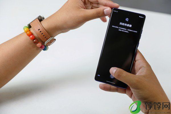 联想moto S50 Neo评测：超大电池与轻薄机身完美融合，打造流畅、耐用新体验