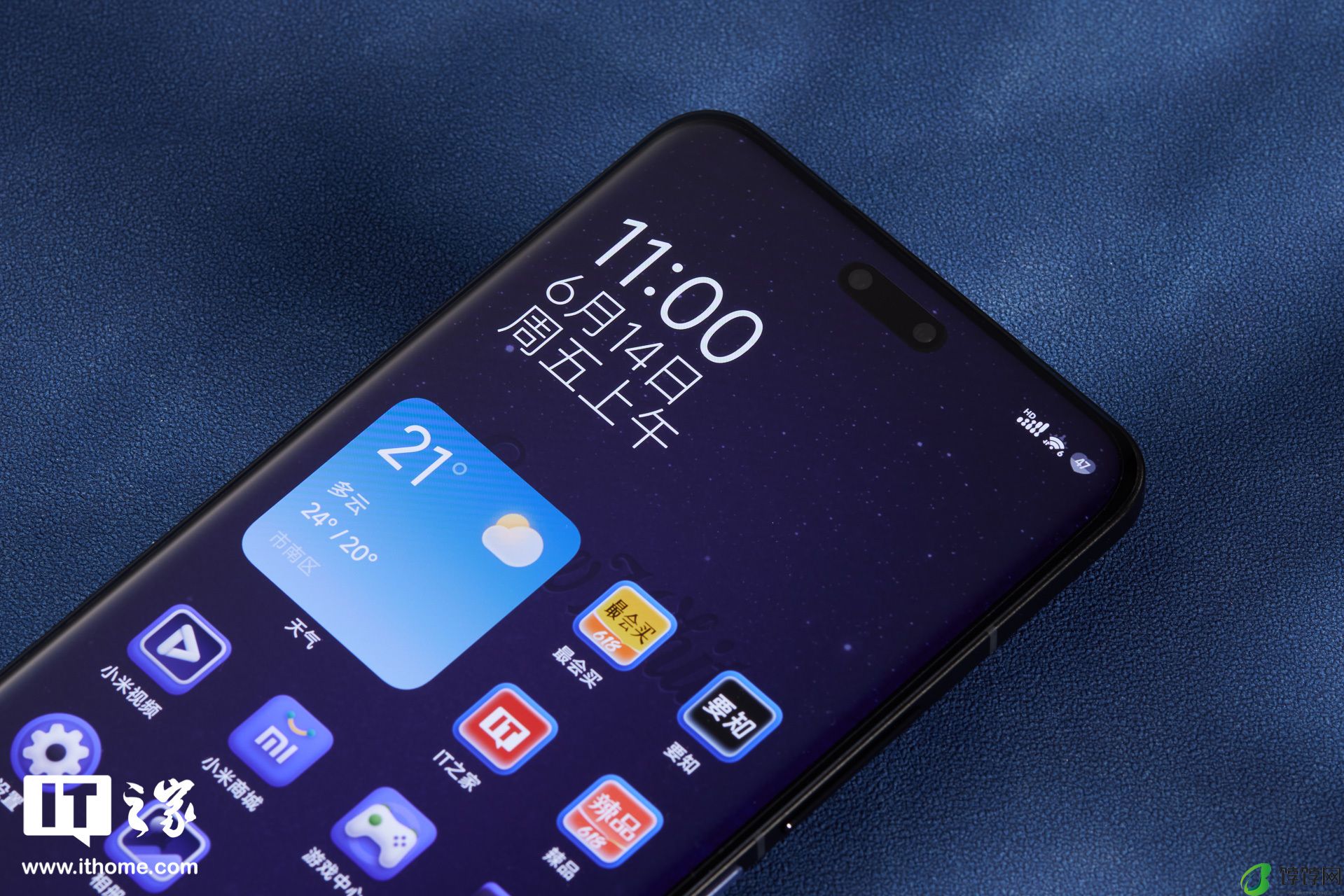 小米 Civi 4 Pro 迪士尼公主限定版图赏:内嵌“魔镜”的深度定制机