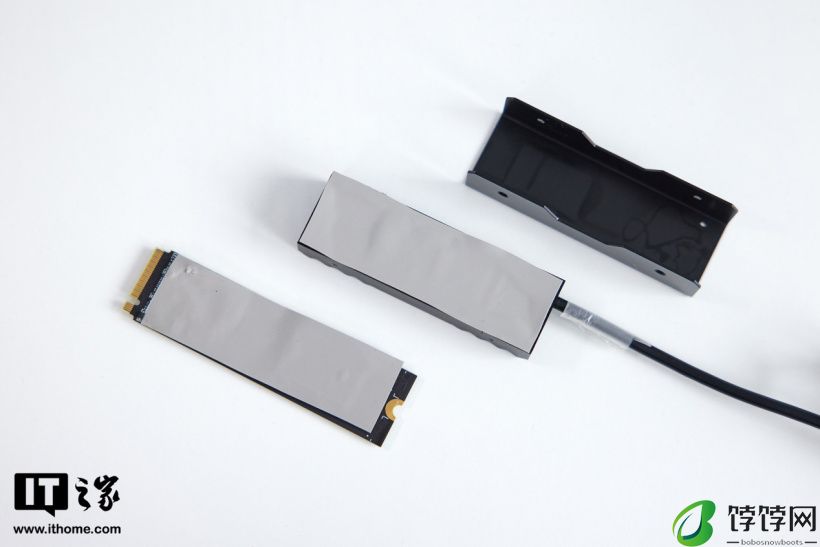 雷克沙 NM1090 PCIe5.0 Gen5x4 NVMe 固态硬盘体验:12000MB/s超高速读取,RGB 散热马甲是绝配