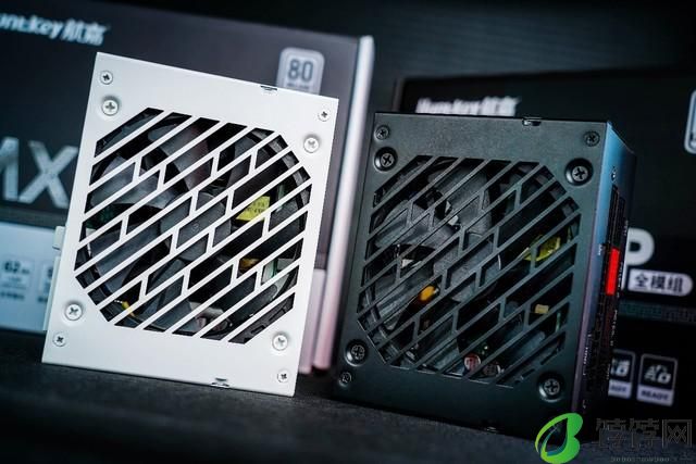  航嘉 MX750P 全模组电源评测：750W 的白金实力浓缩 