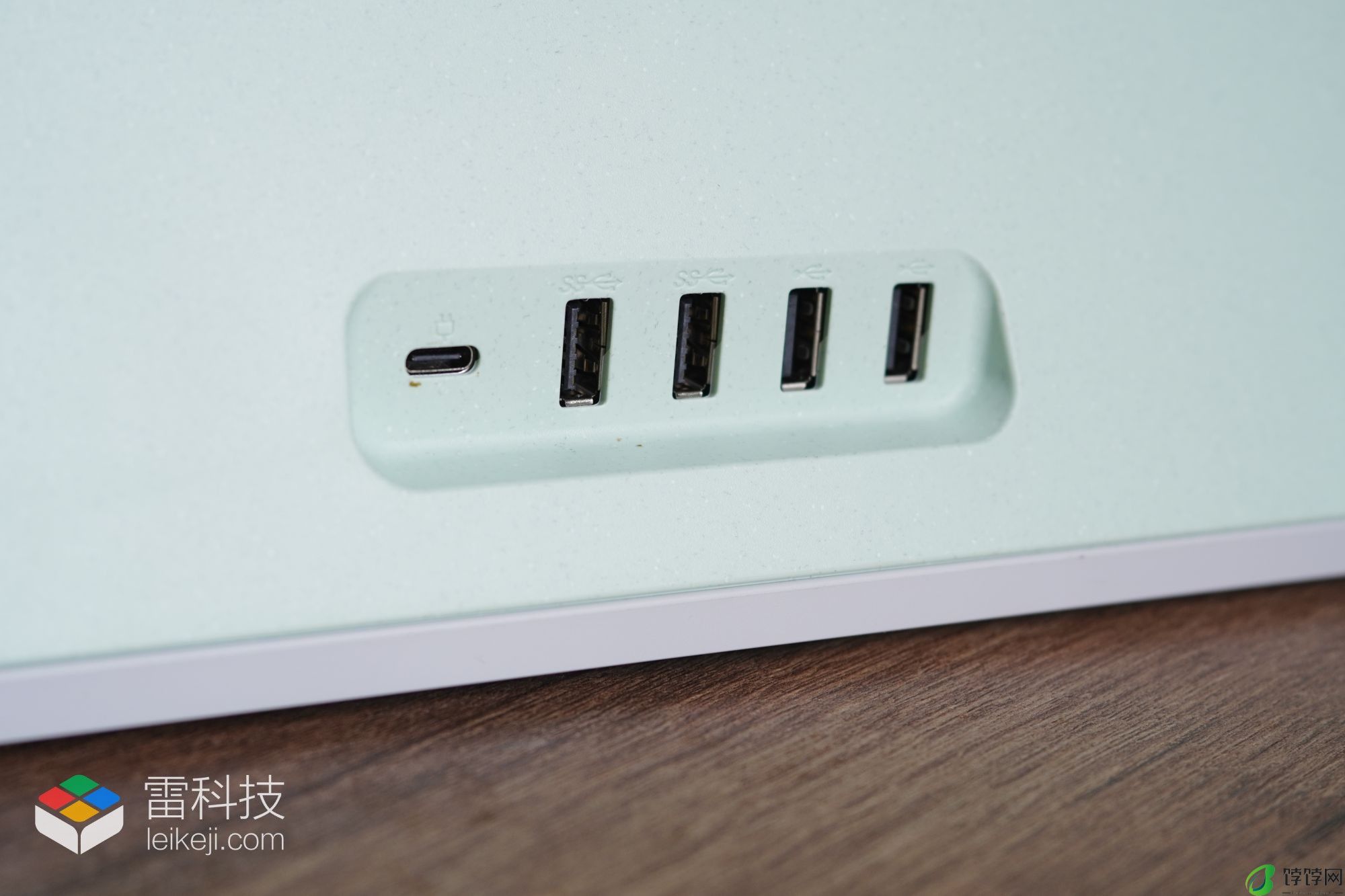 不到1600元，我买了一台“桌搭一体机”