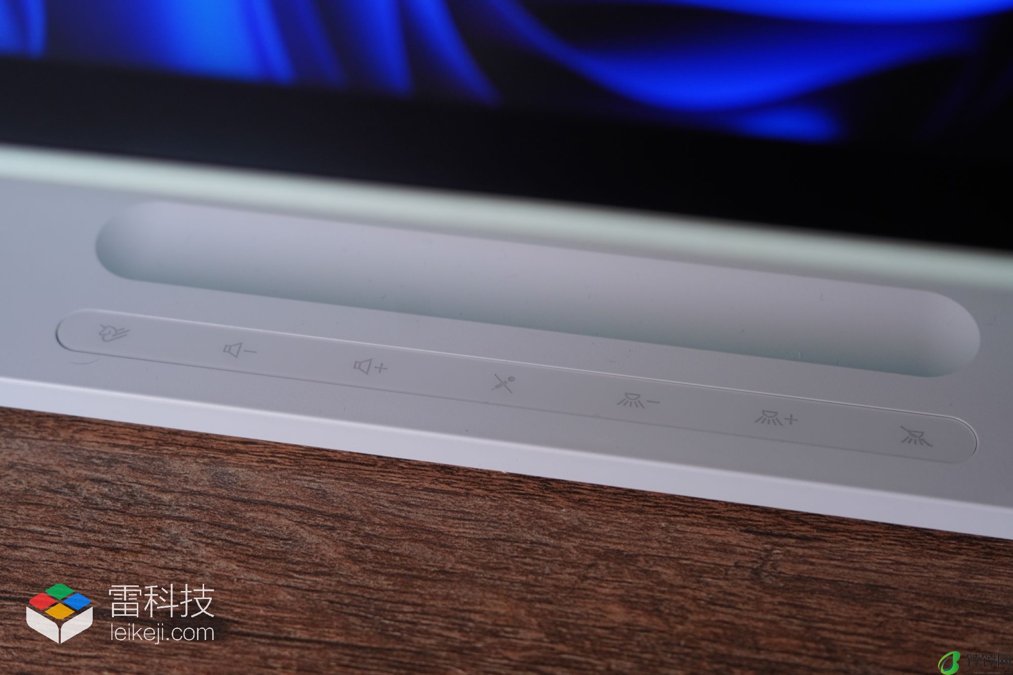 不到1600元，我买了一台“桌搭一体机”