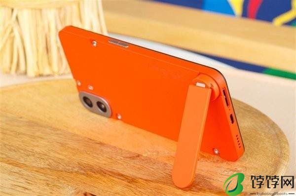 CMF Phone 1正式发布起售价1390元