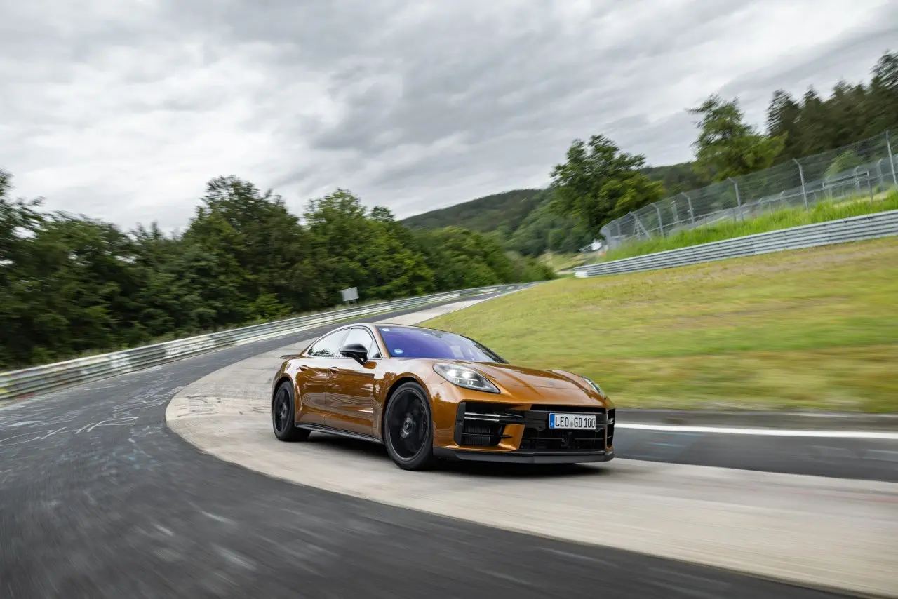 刷新纪录 全新保时捷Panamera Turbo S E Hybrid官图发布