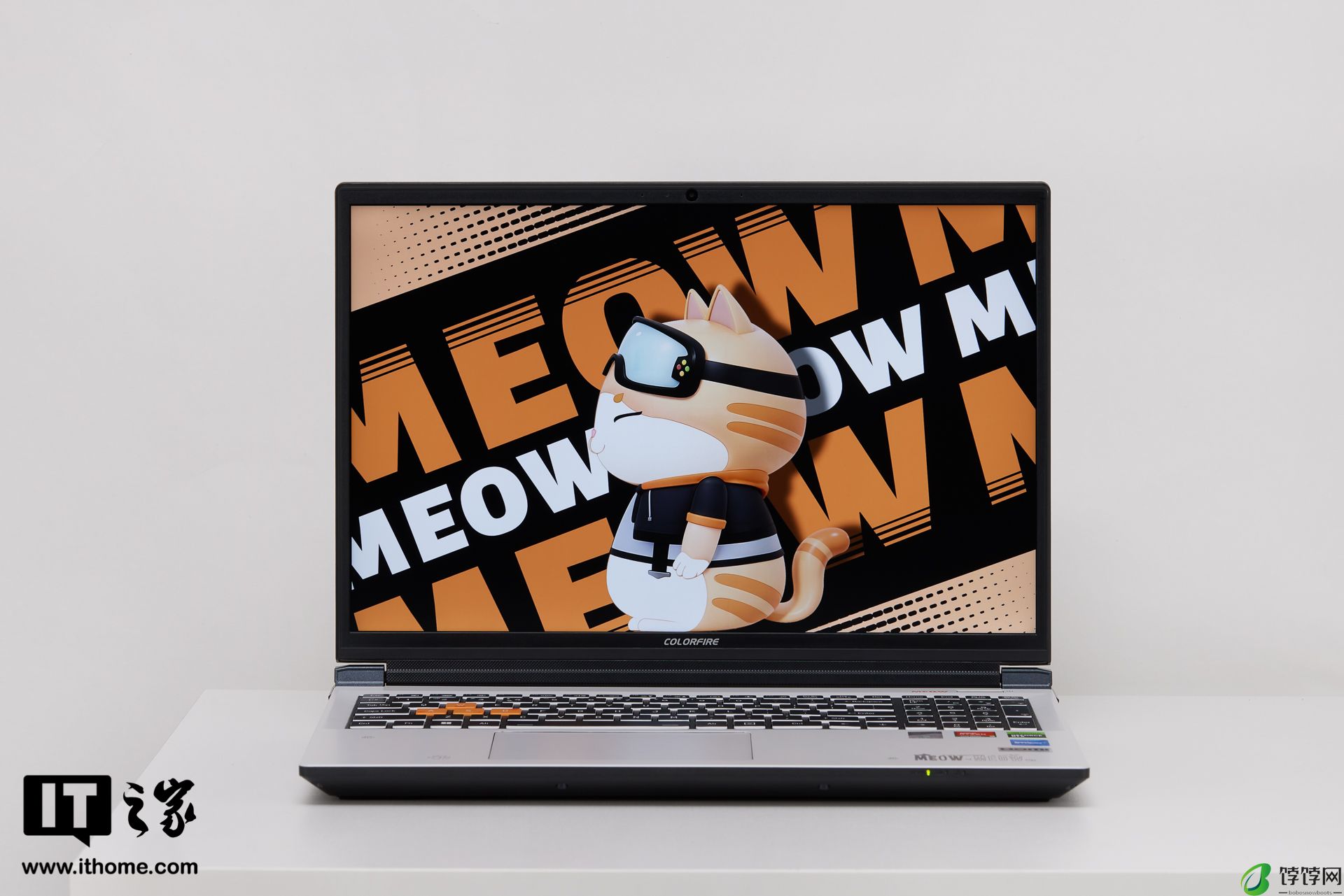 COLORFIRE 橘宝 MEOW R16 雪影白图赏,高颜值性能本,情绪价值拉满