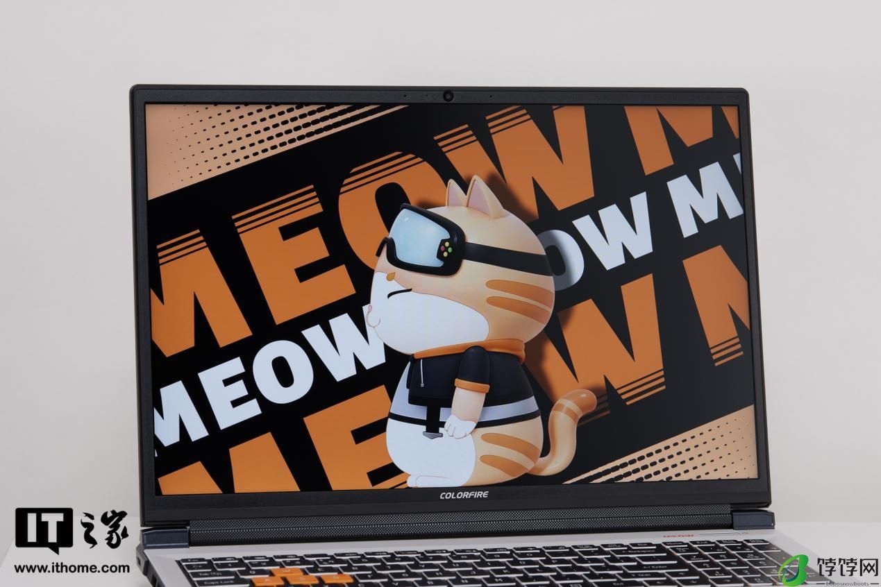 COLORFIRE 橘宝 MEOW R16 雪影白图赏,高颜值性能本,情绪价值拉满