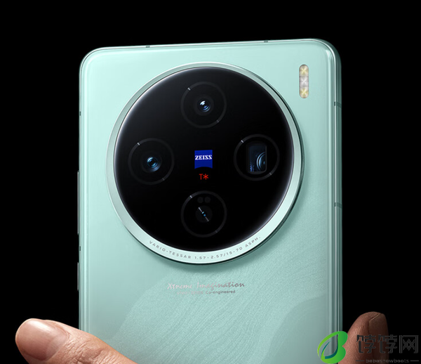 vivo X200配置曝光 小尺寸直屏窄边设计 仍是光学指纹