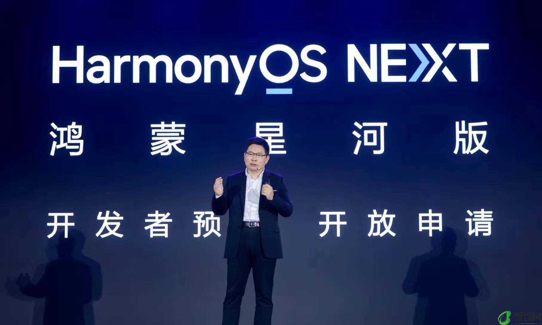华为整活的“接力式发布会”，会成行业新潮流吗？
