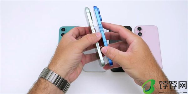苹果 iPhone 16 机模五种颜色展示