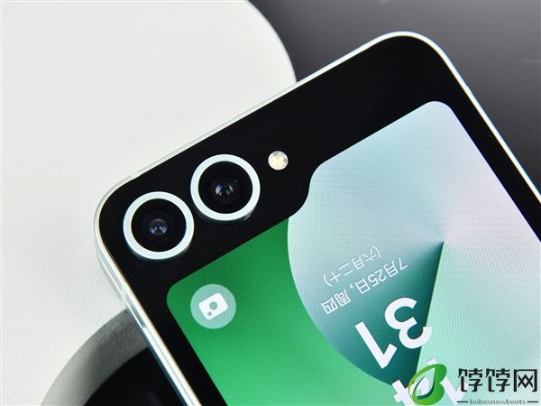 三星首款AI小折叠！Galaxy Z Flip6上手