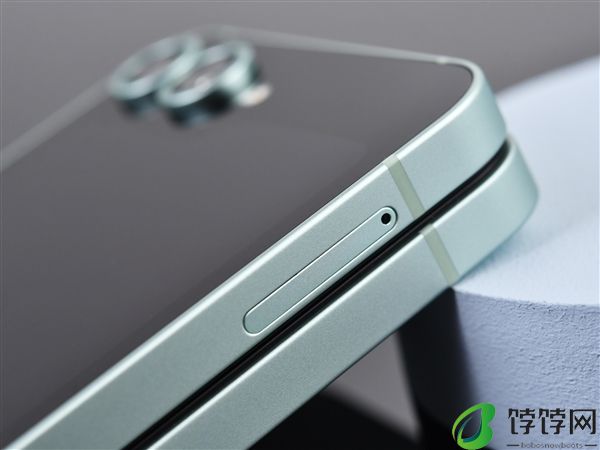 三星首款AI小折叠！Galaxy Z Flip6上手