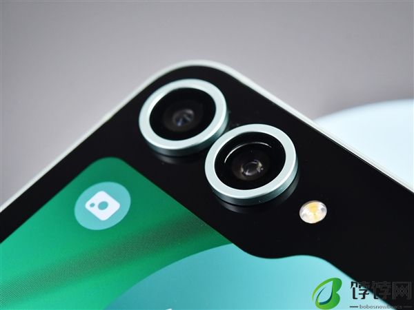 三星首款AI小折叠！Galaxy Z Flip6上手