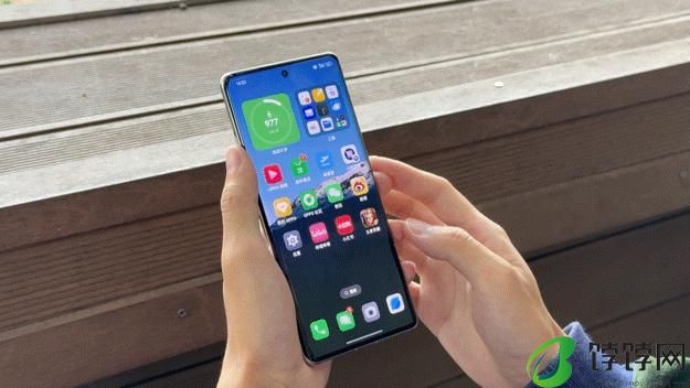  持续打磨流畅度，ColorOS 新版本加入丰富动效，首批机型开启推送 