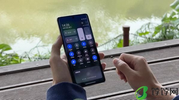  持续打磨流畅度，ColorOS 新版本加入丰富动效，首批机型开启推送 
