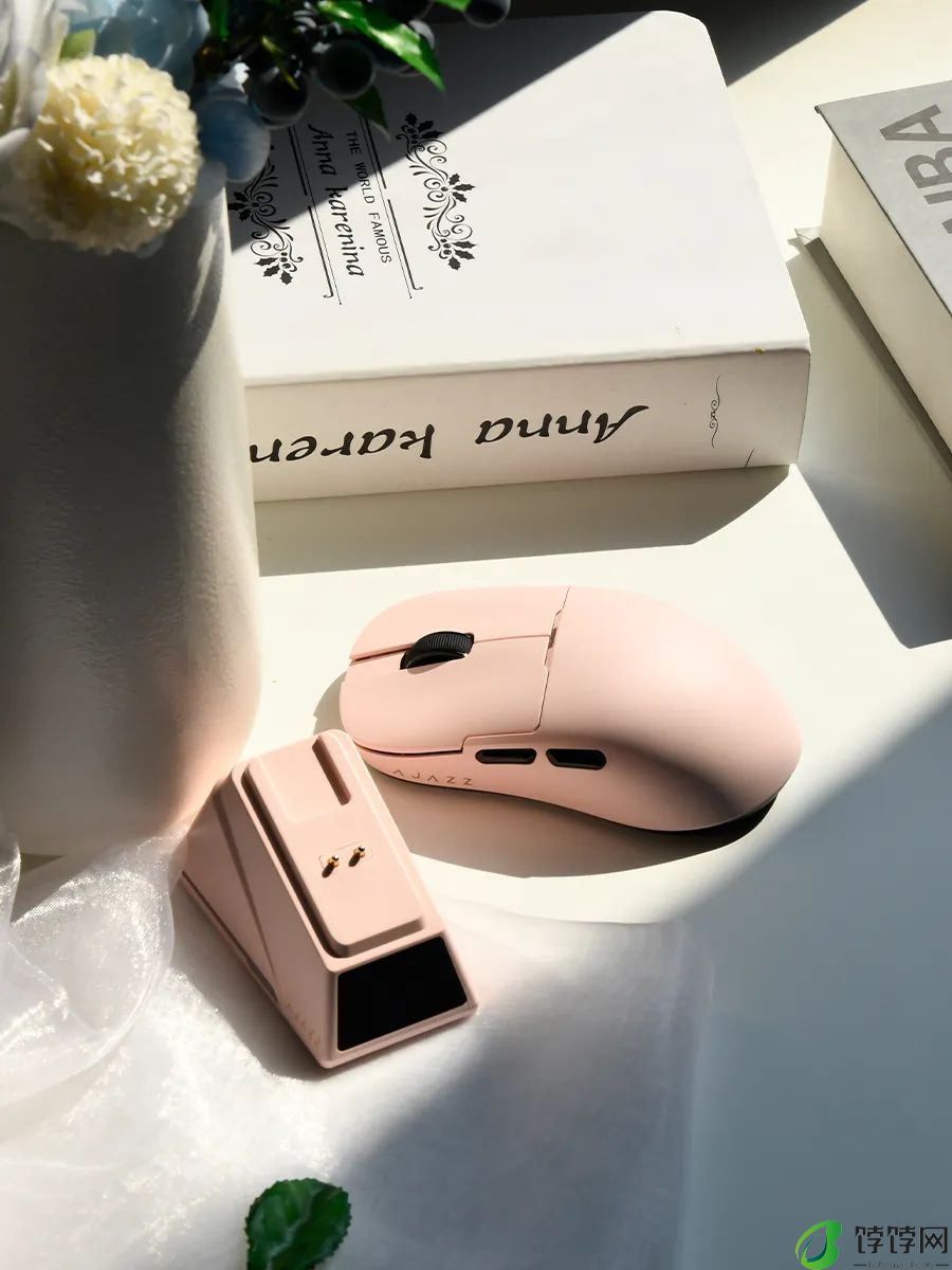 黑爵 AJ159 APEX 无线鼠标破晓粉开售：三模连接、PAW3950，首发 299 元