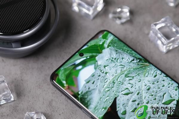  全新 NIO Phone 上手体验：家族式设计 依旧熟悉的纯净 