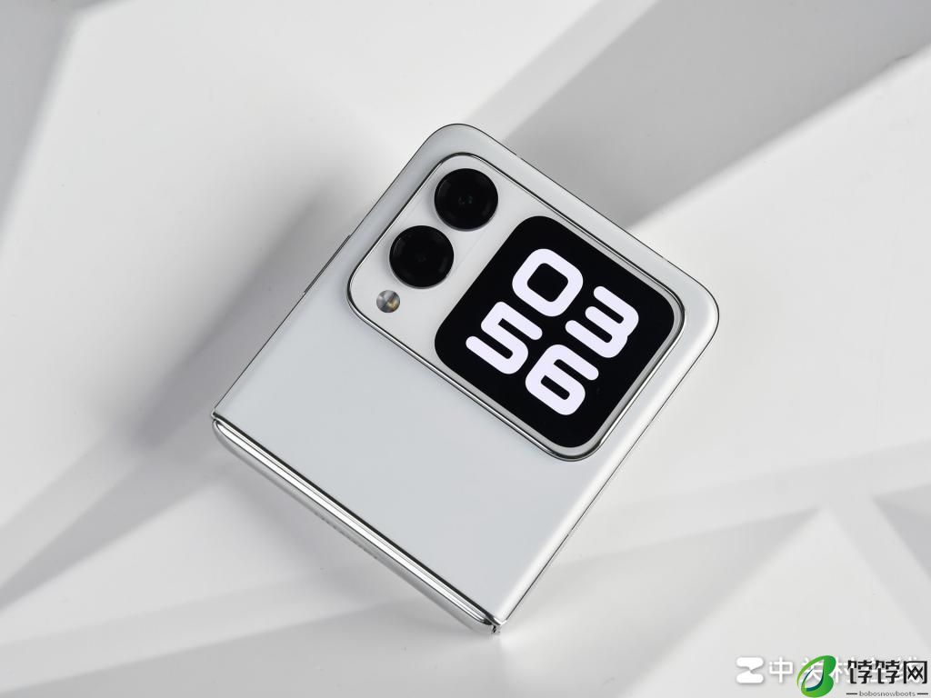  华为 nova Flip 开箱 轻薄新色，怦然“新”动 