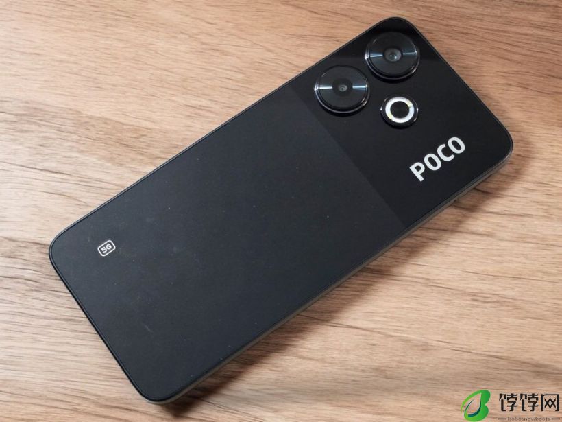 8 月 1 日发布,小米 POCO M6 Plus 5G 手机以及 POCO Buds X1 耳机实物照曝光
