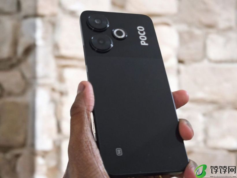 8 月 1 日发布,小米 POCO M6 Plus 5G 手机以及 POCO Buds X1 耳机实物照曝光