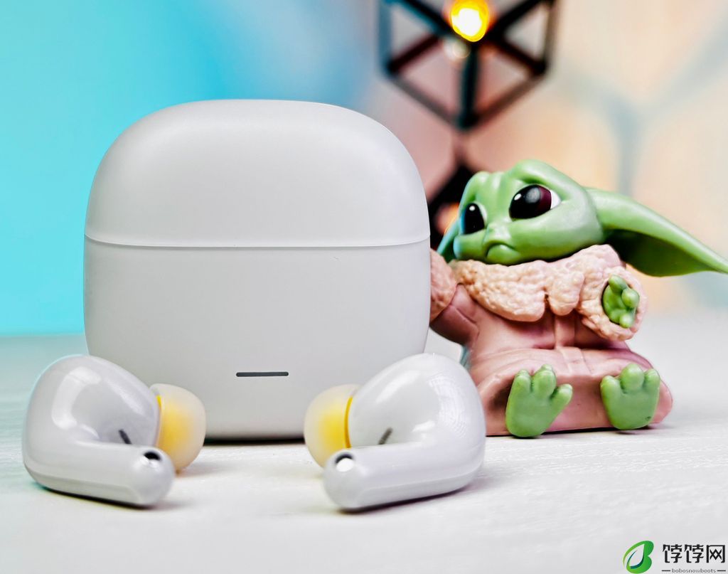 8 月 1 日发布,小米 POCO M6 Plus 5G 手机以及 POCO Buds X1 耳机实物照曝光