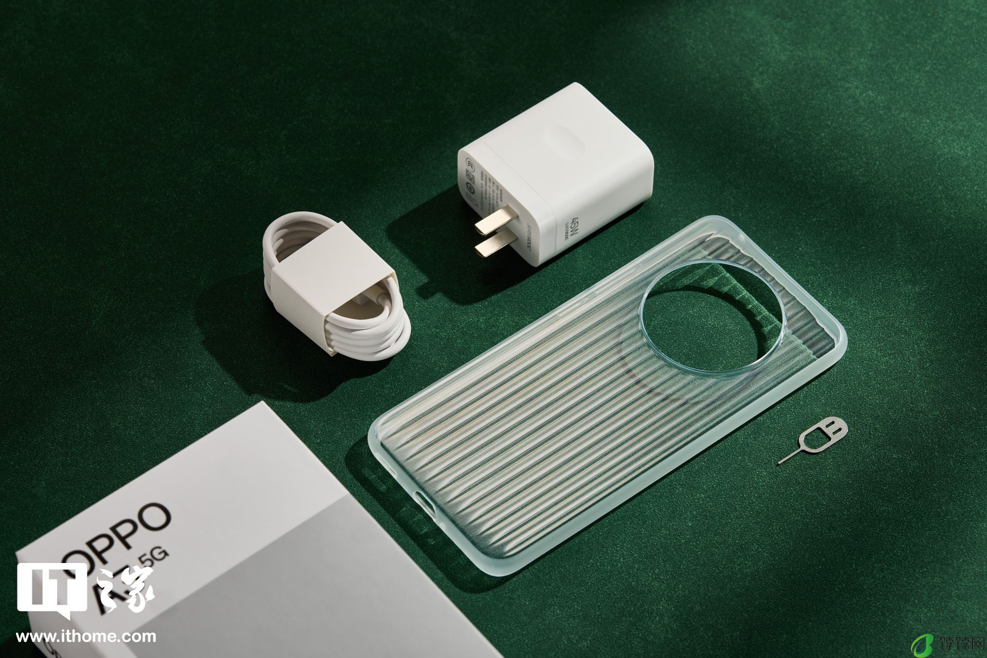 OPPO A3「山涧绿」图赏:超耐磨晶钻工艺,号称“耐用战神”