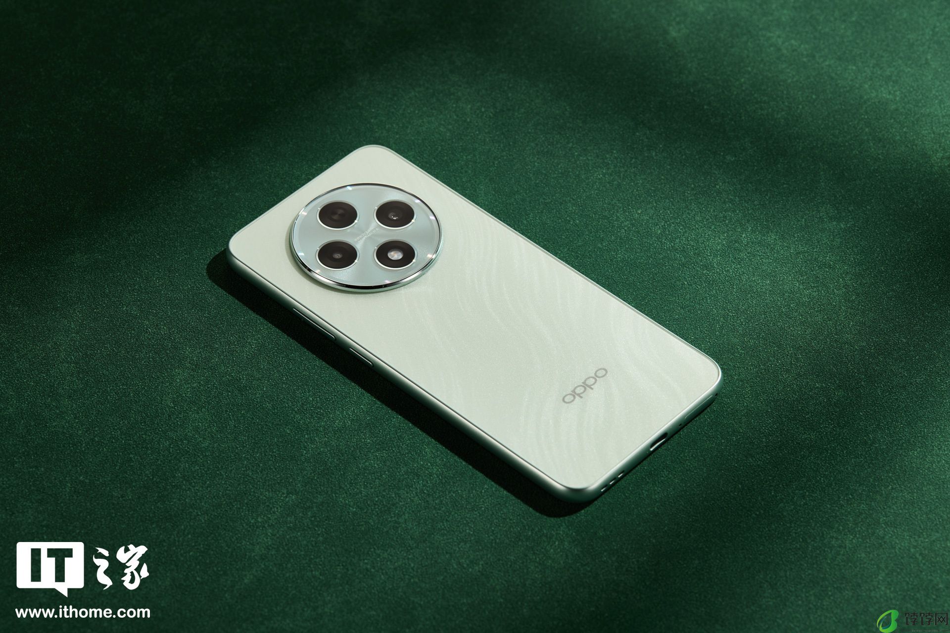 OPPO A3「山涧绿」图赏:超耐磨晶钻工艺,号称“耐用战神”