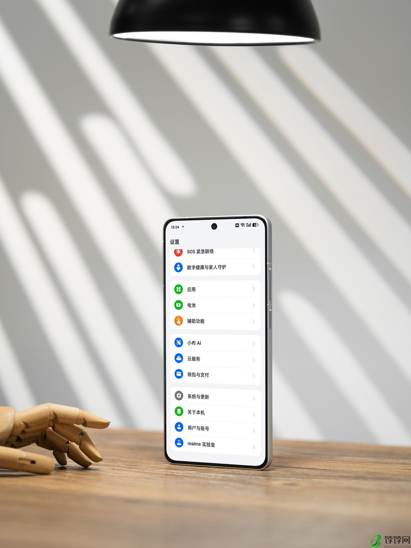 realme 真我 GT6 手机预热：首发京东方 S1+ 旗舰直屏、晶铠玻璃