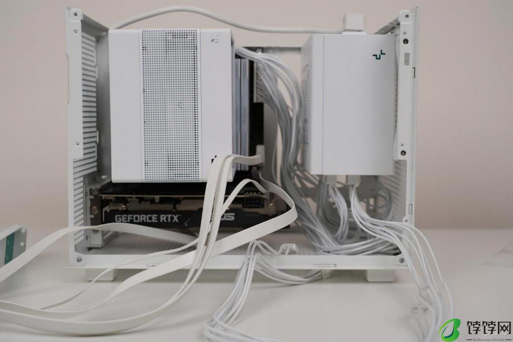  纯白便携 ITX 机箱 九州风神 CH160 试装体验 