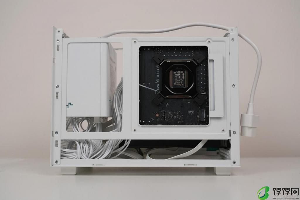  纯白便携 ITX 机箱 九州风神 CH160 试装体验 