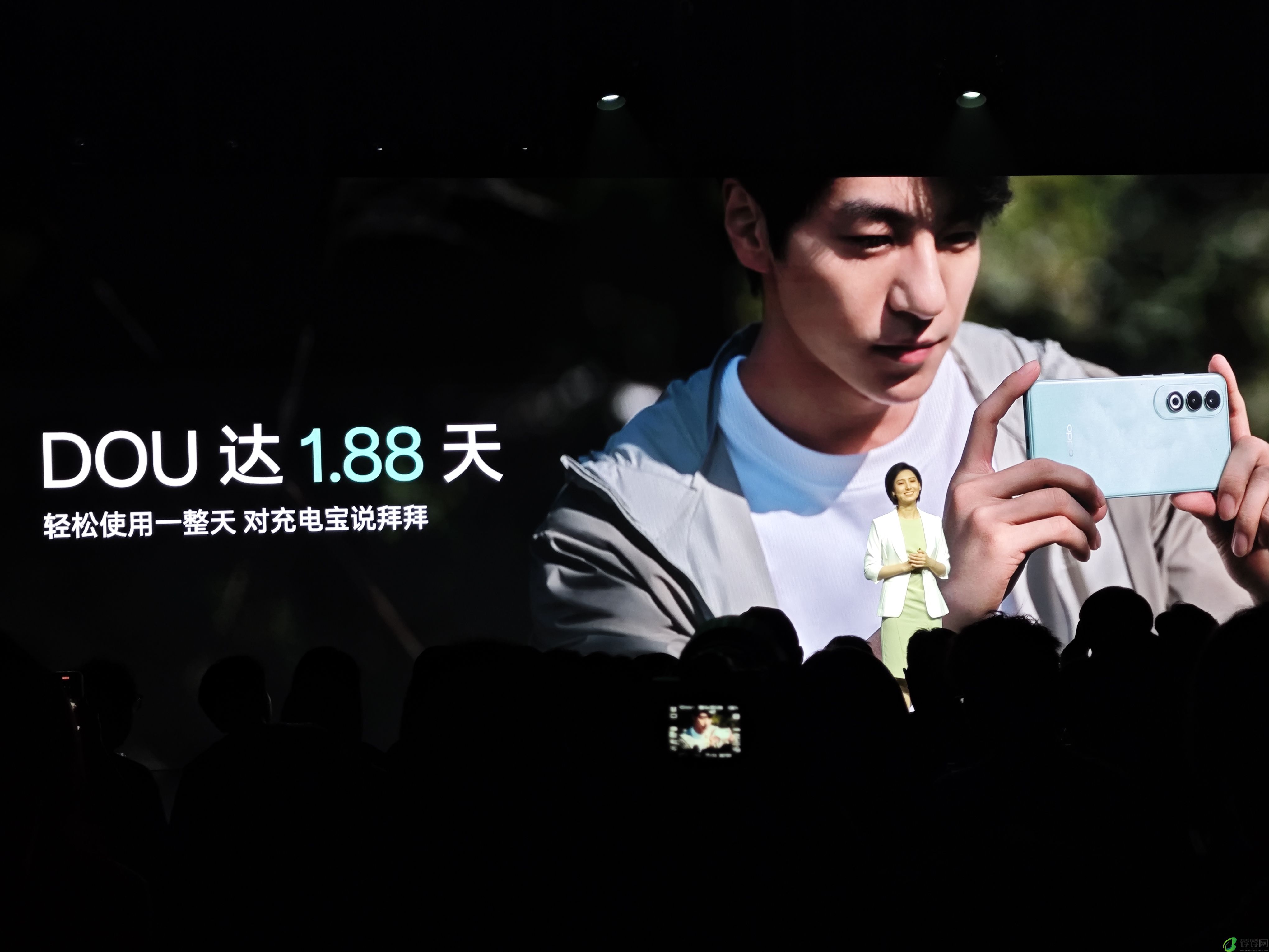 主打耐摔耐用的K12来了，OPPO开辟出中端机竞争的新赛道