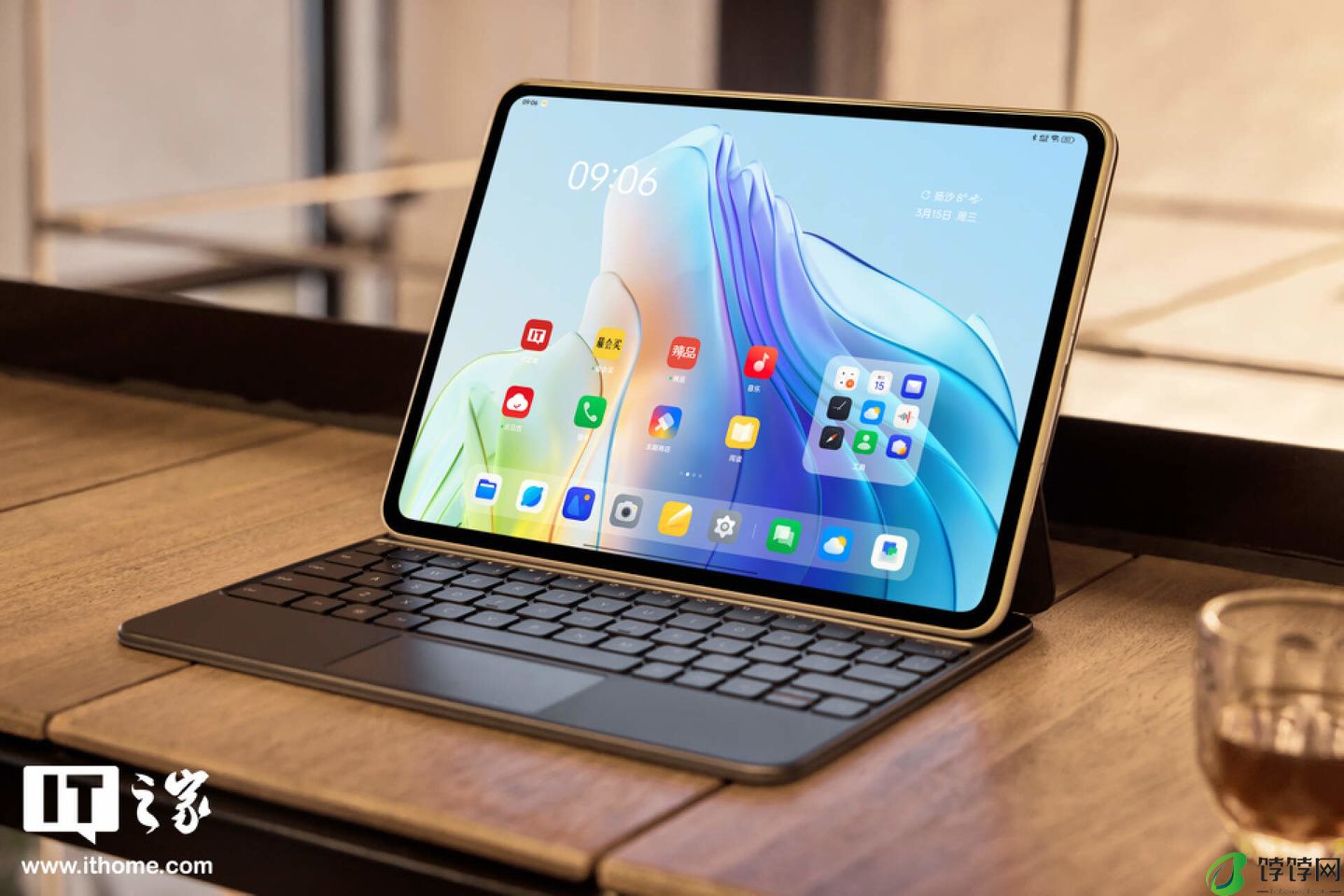 消息称 OPPO Pad 3 Pro 平板将配备智能保护壳、黑色 Pencil 2 Pro 手写笔
