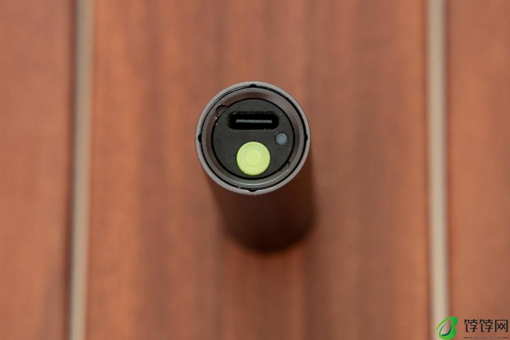  波奇客萤火虫 EDC 随行灯评测：应用场景丰富，多种使用模式切换 