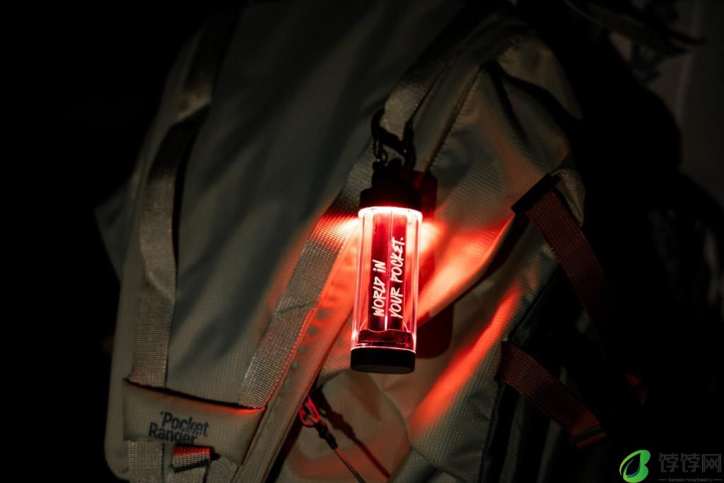  波奇客萤火虫 EDC 随行灯评测：应用场景丰富，多种使用模式切换 