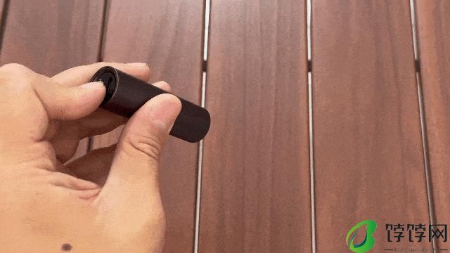  波奇客萤火虫 EDC 随行灯评测：应用场景丰富，多种使用模式切换 