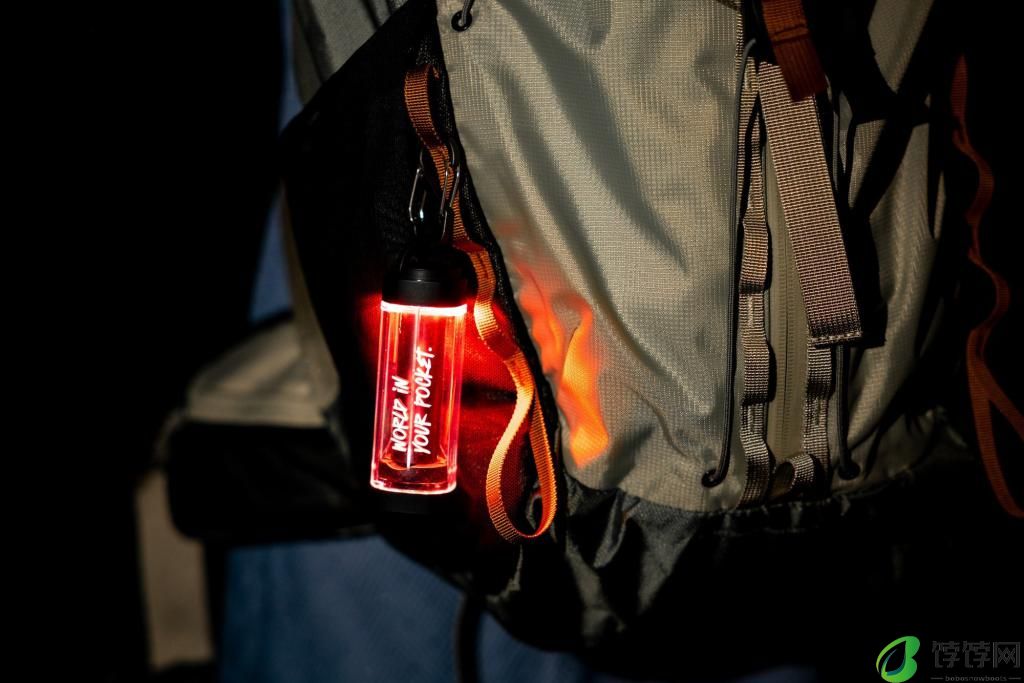 波奇客萤火虫 EDC 随行灯评测：应用场景丰富，多种使用模式切换 