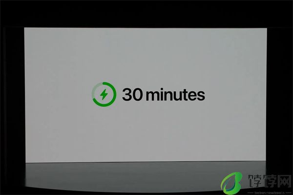 苹果发布 Apple Watch Series 10 智能手表