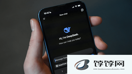 李彦宏迪拜发声：DeepSeek 引领大语言模型成本革命，每年降超 90%