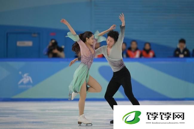 17岁广东冰舞组合逐梦亚冬会