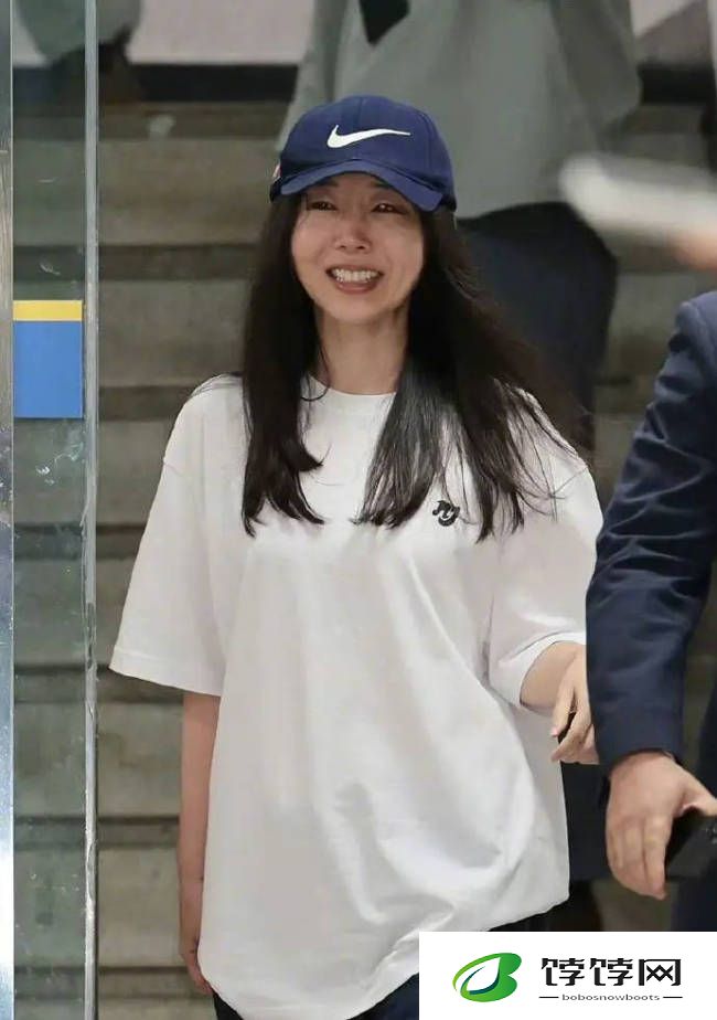 Ador性骚扰