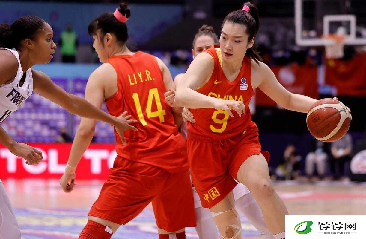 高中女篮比赛：盛轮轩 t 领衔出战