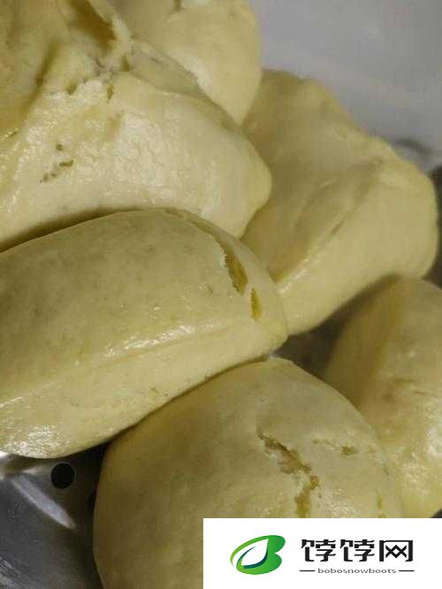 一双大馒头蹦出来：带来意外惊喜