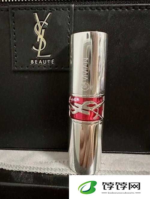 YSL 蜜桃色 WWW：打造自然美肌的秘密武器